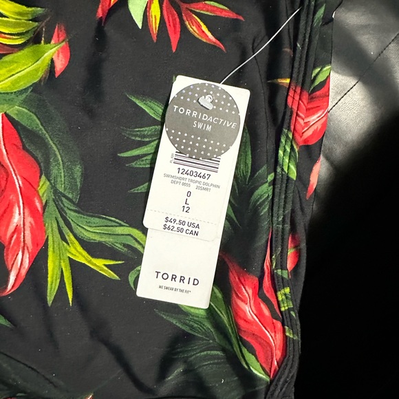 New torrid swimsuit - Picture 3 of 5